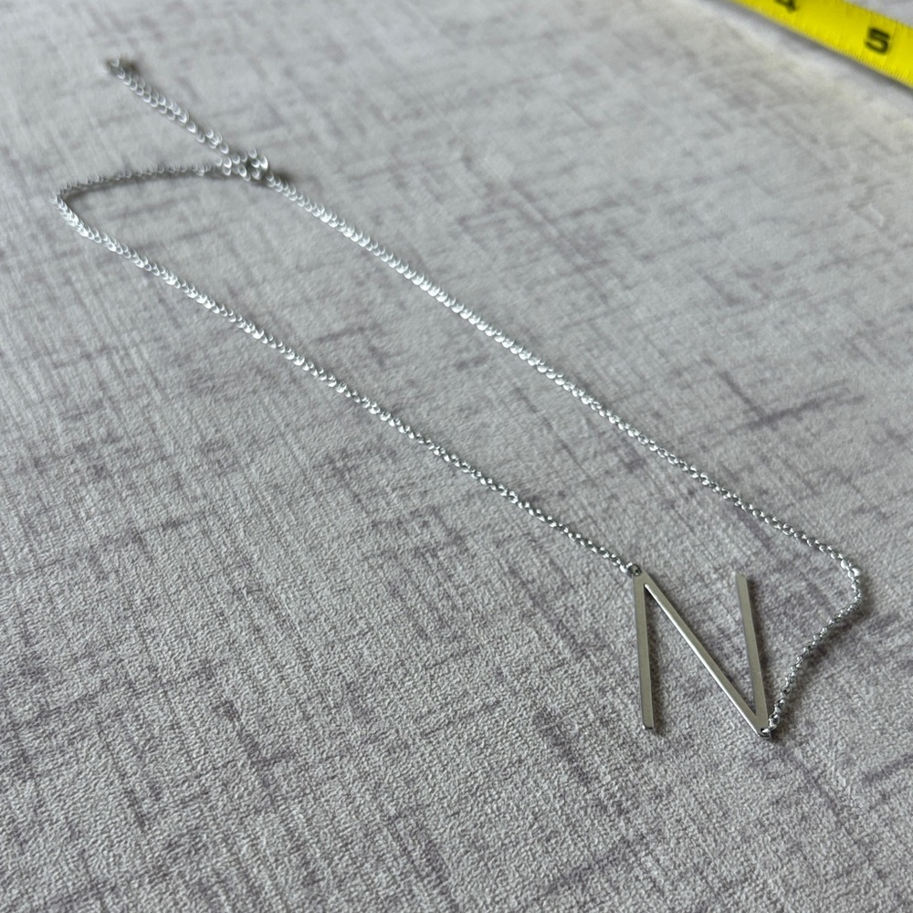 Chic Silver 'N' Pendant Necklace